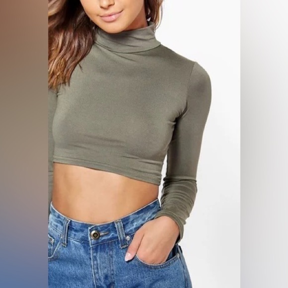 NWT Boohoo Army Green Aimee mock neck long sleeve crop top sz 8P - Picture 1 of 6